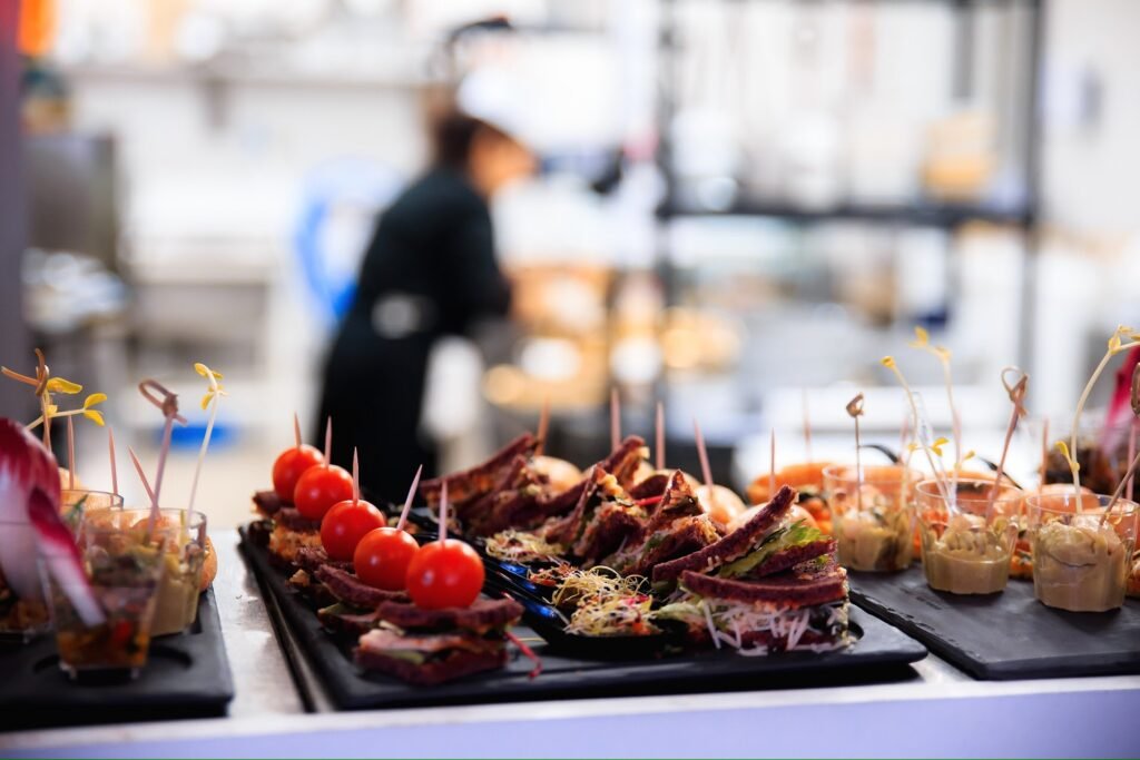 Assortiment de canapés et verrines au restaurant Ôazar.